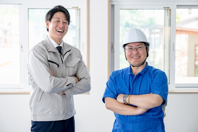 服装は自由